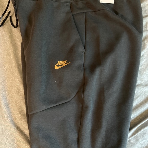 Nike Tech Fleece Taped Jogger - Grey/Orange - Picture 2 of 8